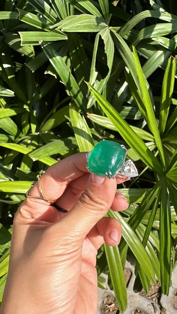 18k White Gold Handmade Rose Cut Diamond Ring - Natural Zambian Emerald Dome Ring