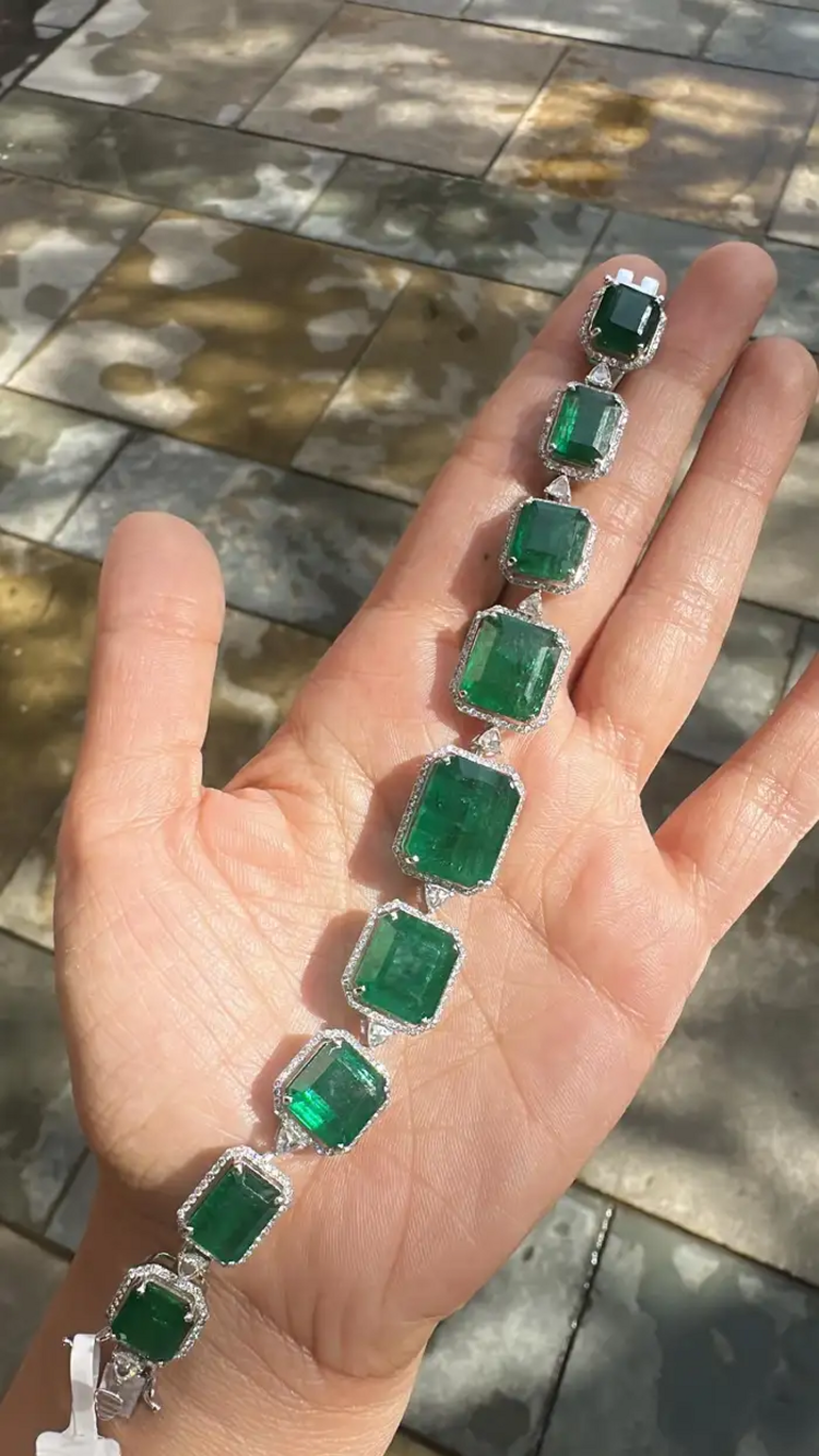 18k White Gold Handmade Modern Bracelet - Natural Zambian Emerald & Diamond Bracelet