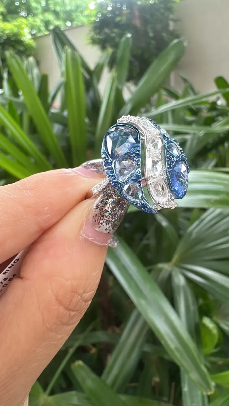 Natural Blue Sapphire Statement Ring - 18k White Gold & Rose Cut Diamond Cocktail Ring