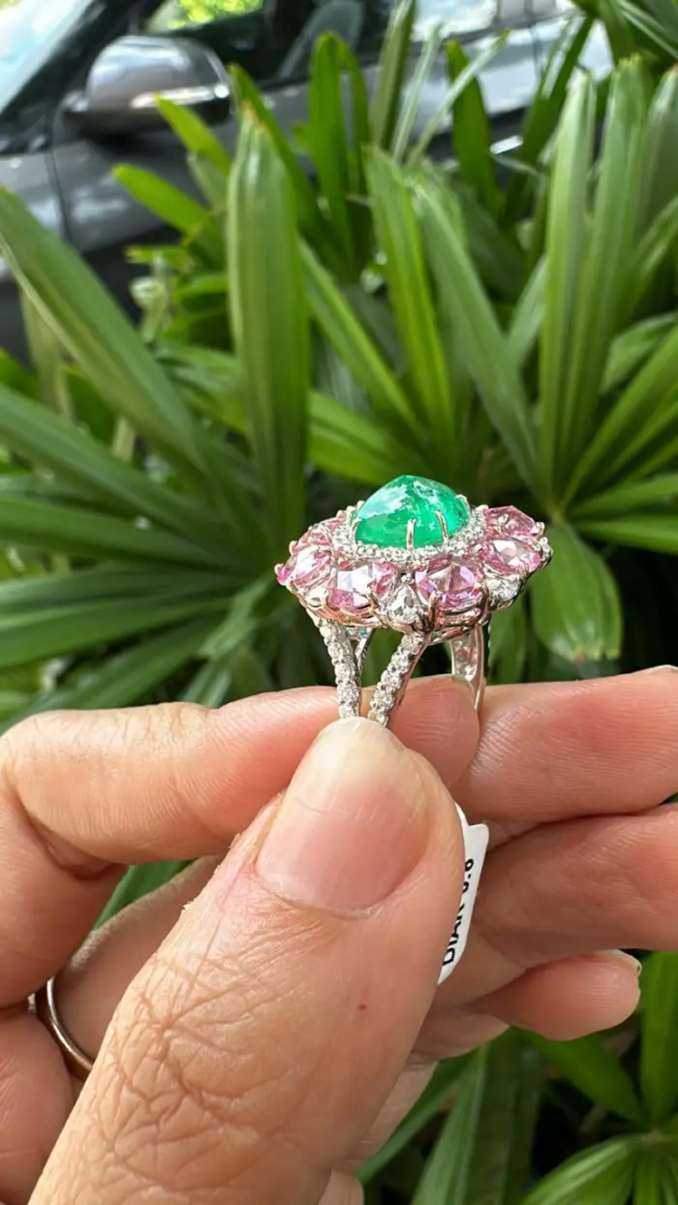 Colombian Emerald Sugarloaf, Pink Sapphires & Rose Cut Diamonds Cocktail Ring - 18k White Gold Ring