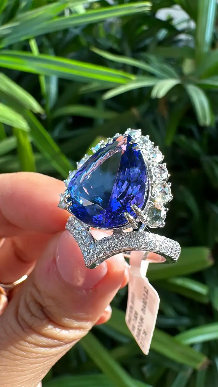 Natural Pear Tanzanite Gemstone Statement Ring - 18k White Gold Rose Cut Diamonds Women Ring