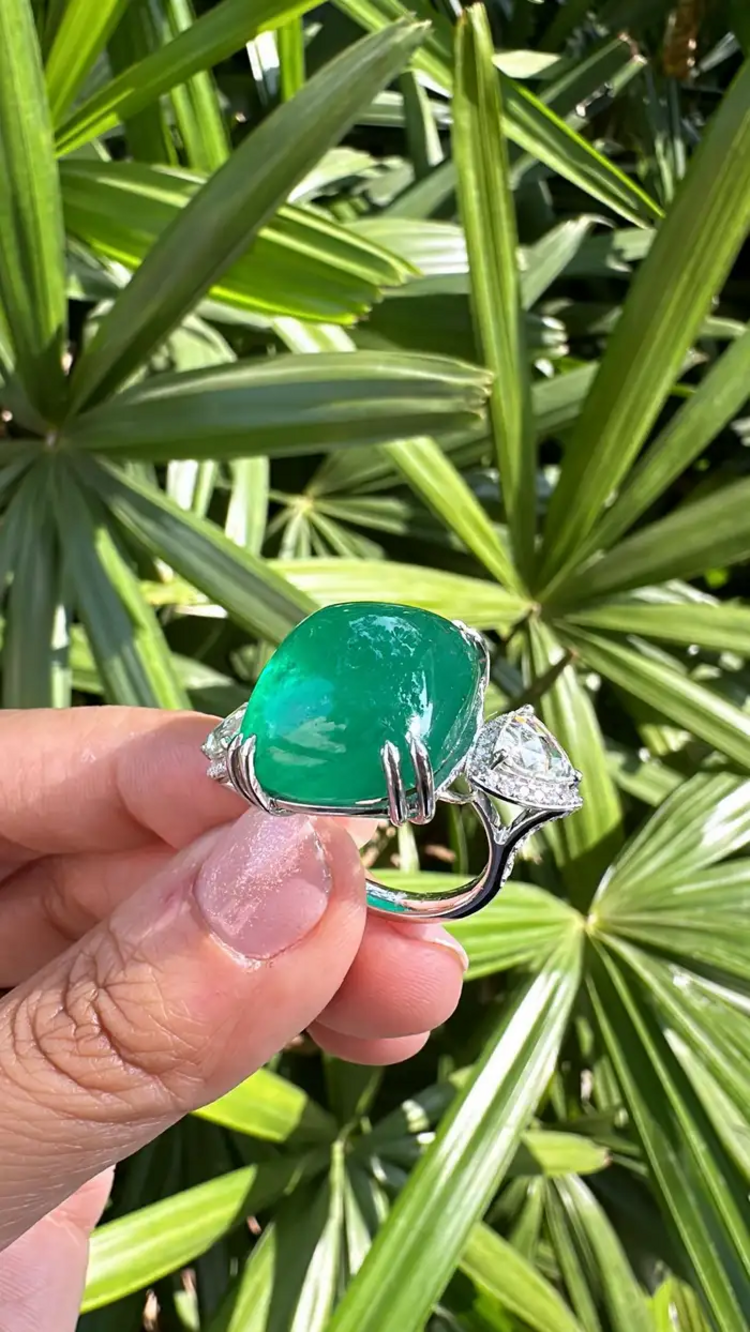 18k White Gold Handmade Rose Cut Diamond Ring - Natural Zambian Emerald Dome Ring