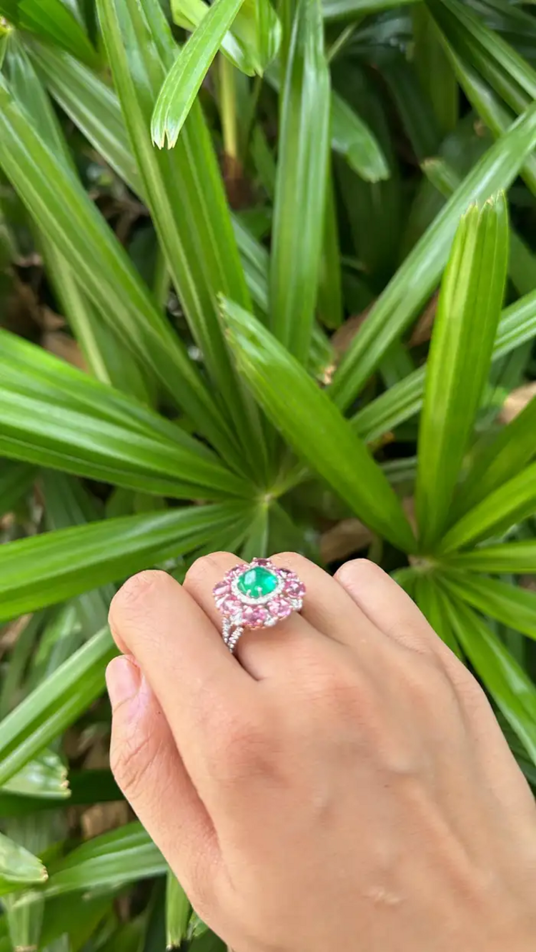 Colombian Emerald Sugarloaf, Pink Sapphires & Rose Cut Diamonds Cocktail Ring - 18k White Gold Ring