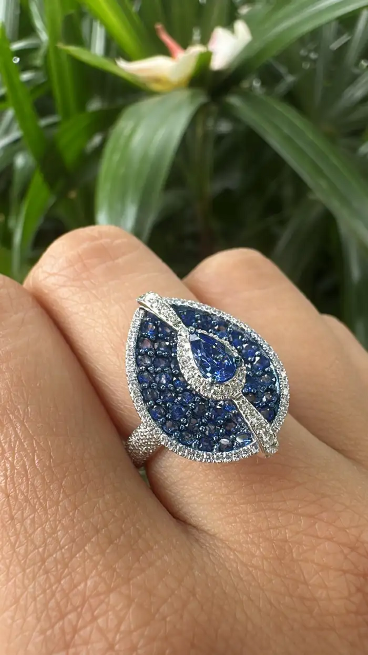 18k White Gold Diamond Handmade Ring - Natural Blue Sapphire Cocktail Ring