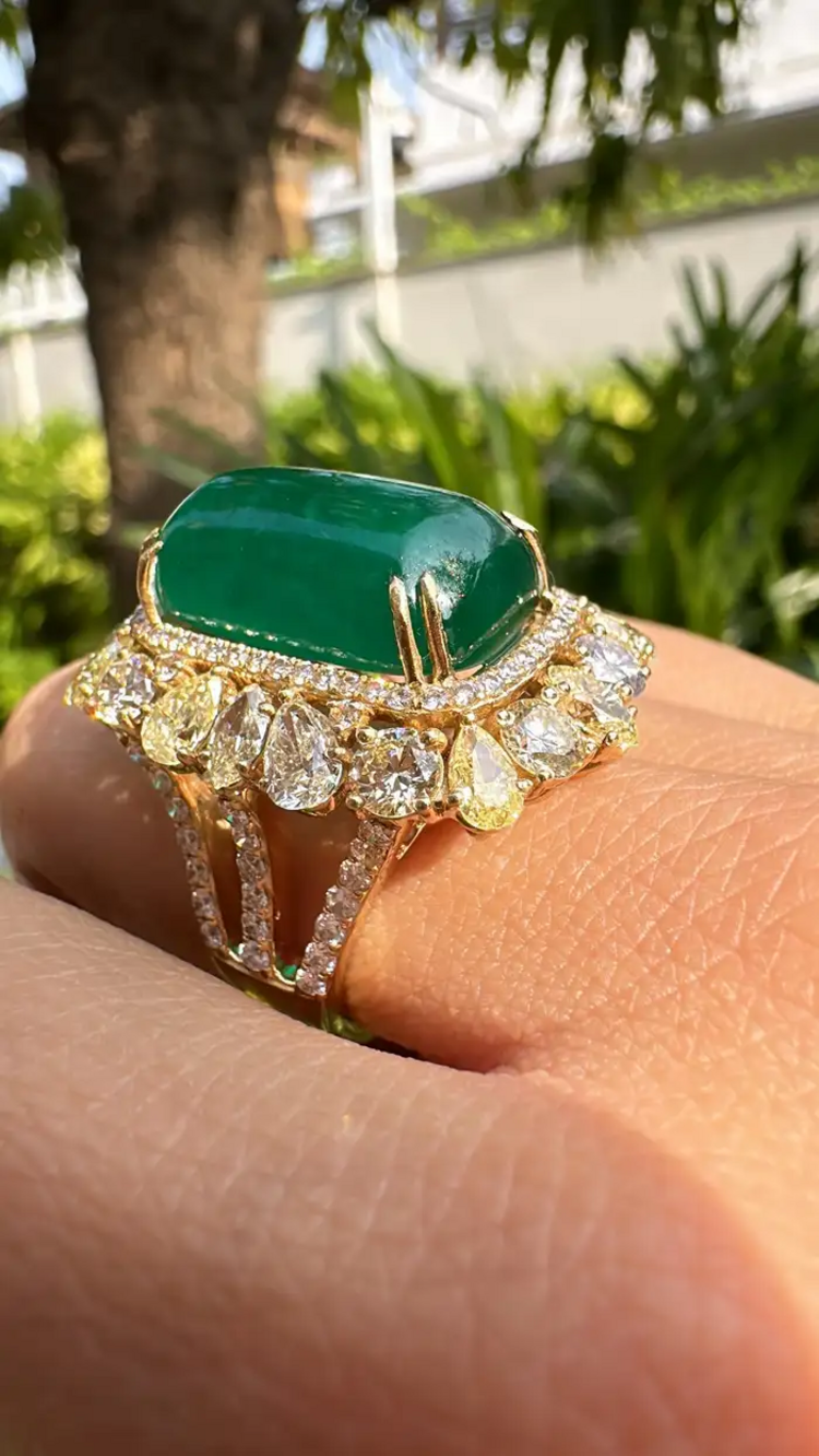 Zambian Emerald Cocktail Ring - 18k Yellow Gold Handmade Ring - Gold Yellow Diamond Wedding Ring