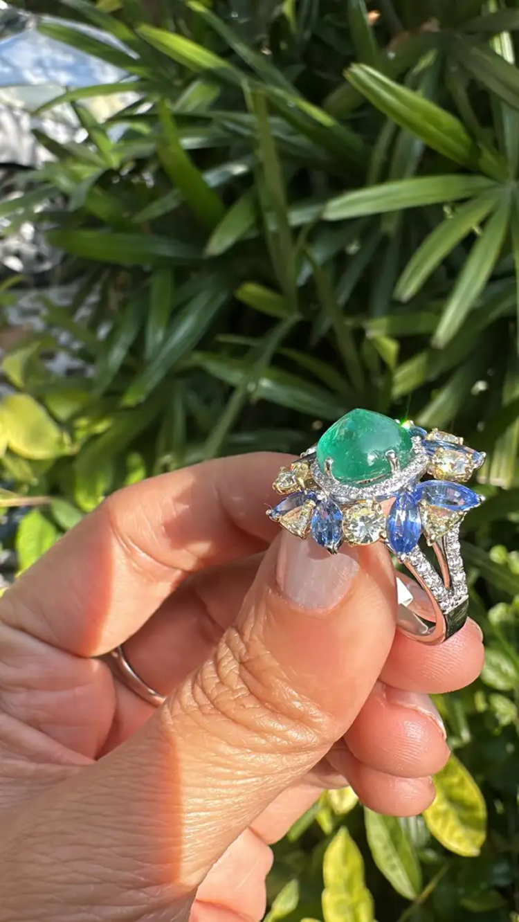 Natural Sugarloaf Zambian Emerald & Blue Sapphire Ring - 18k White Gold Handmade Diamond Ring