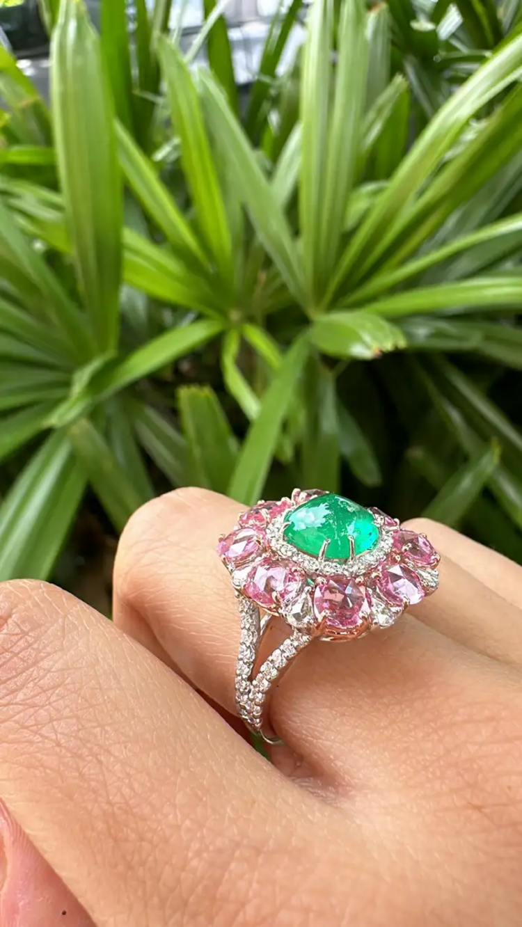 Colombian Emerald Sugarloaf, Pink Sapphires & Rose Cut Diamonds Cocktail Ring - 18k White Gold Ring
