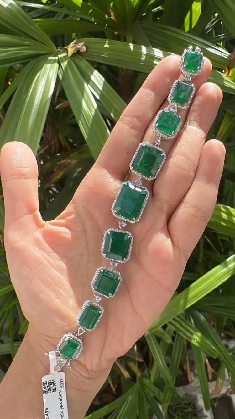 18k White Gold Handmade Modern Bracelet - Natural Zambian Emerald & Diamond Bracelet