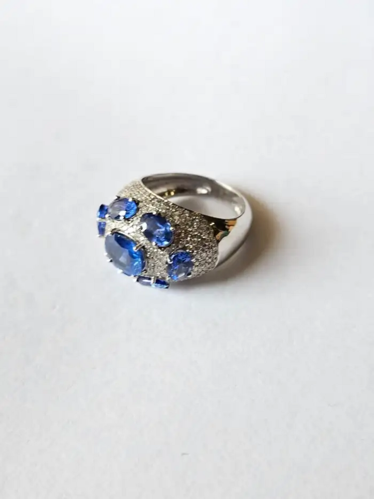 5.03 carats Ceylon Blue Sapphire Cocktail Ring - 18k White Gold Handmade Diamonds Ring
