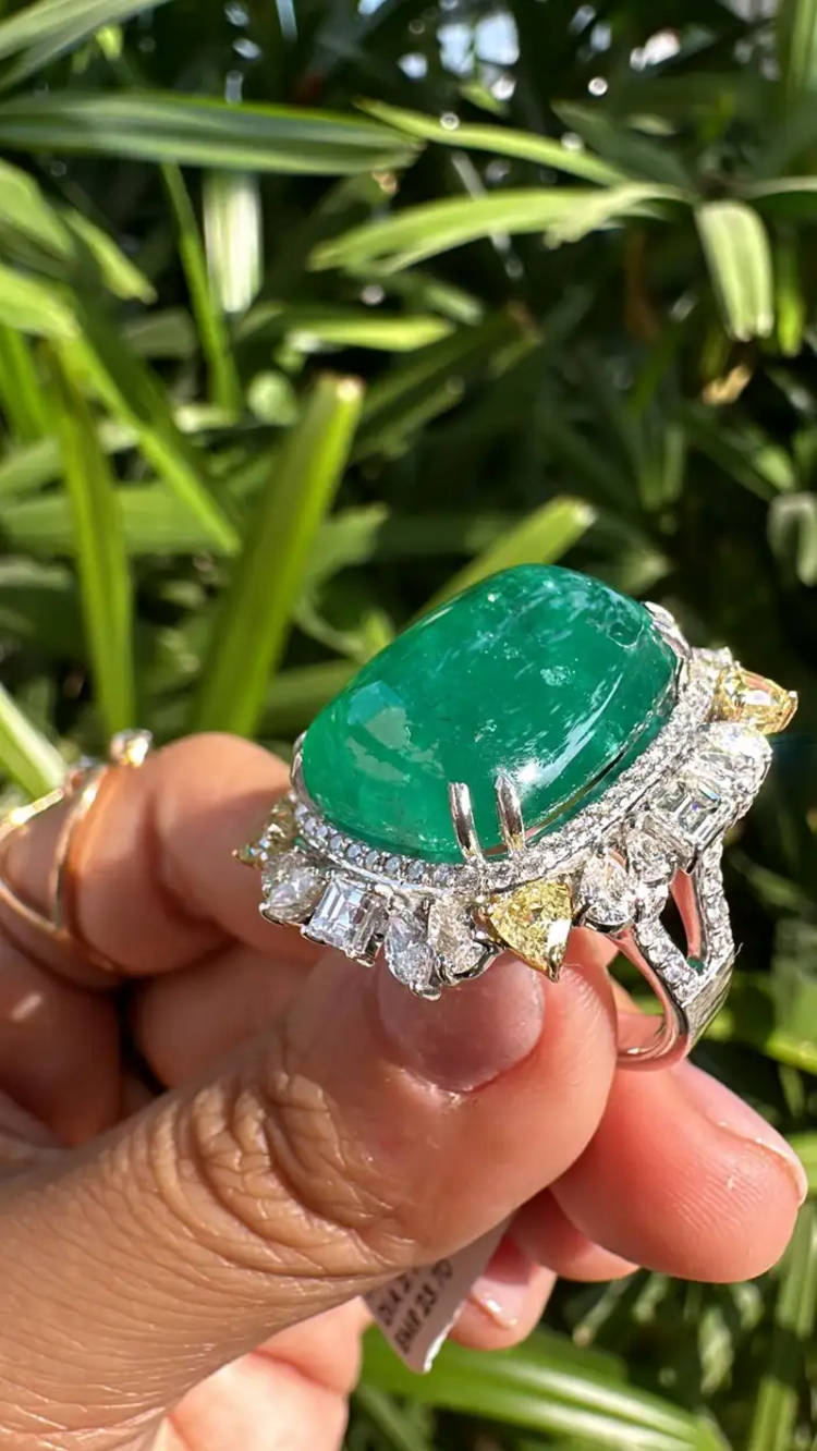 Natural 23.70 Ct. Sugarloaf Zambian Emerald Wedding Ring - 18k Gold Diamond Cocktail Ring