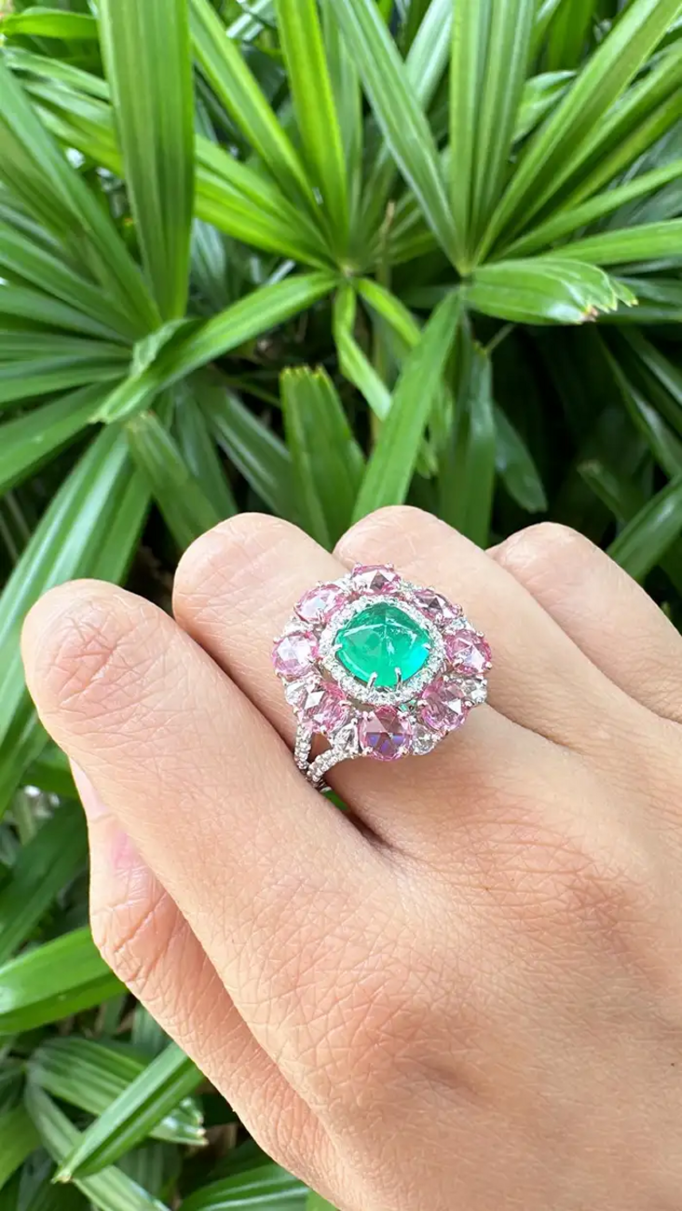 Colombian Emerald Sugarloaf, Pink Sapphires & Rose Cut Diamonds Cocktail Ring - 18k White Gold Ring