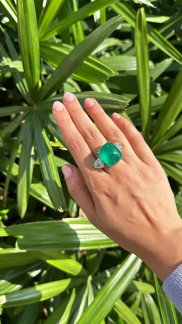 18k White Gold Handmade Rose Cut Diamond Ring - Natural Zambian Emerald Dome Ring