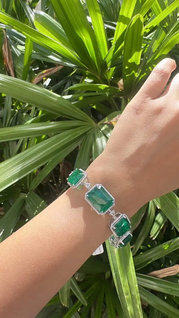 18k White Gold Handmade Modern Bracelet - Natural Zambian Emerald & Diamond Bracelet