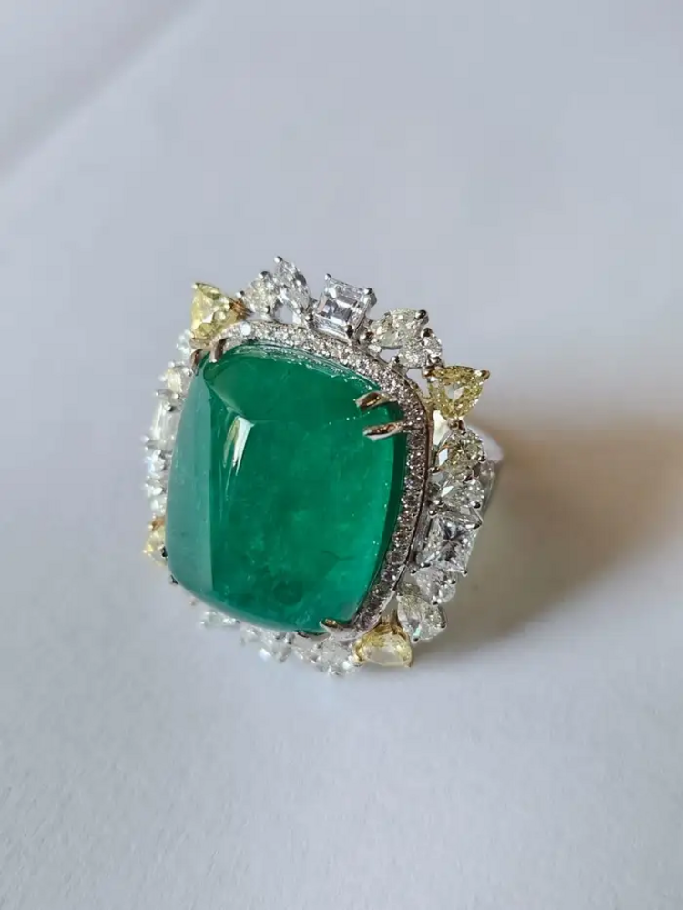 Natural 23.70 Ct. Sugarloaf Zambian Emerald Wedding Ring - 18k Gold Diamond Cocktail Ring
