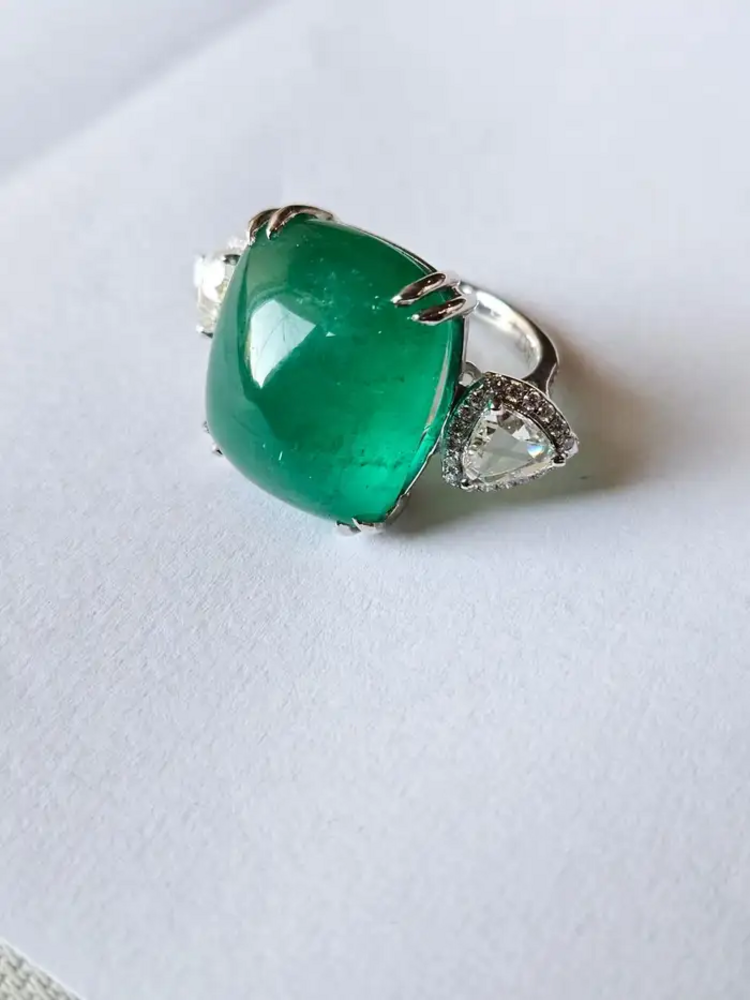 18k White Gold Handmade Rose Cut Diamond Ring - Natural Zambian Emerald Dome Ring