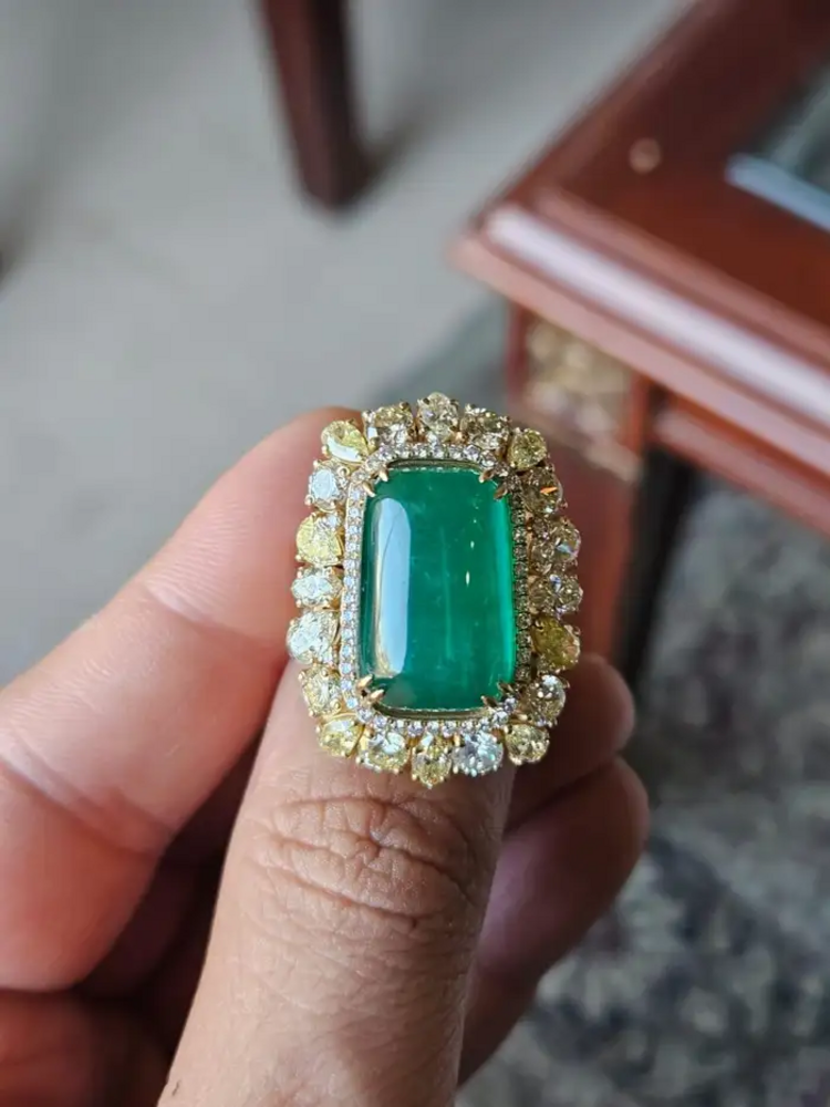 Zambian Emerald Cocktail Ring - 18k Yellow Gold Handmade Ring - Gold Yellow Diamond Wedding Ring