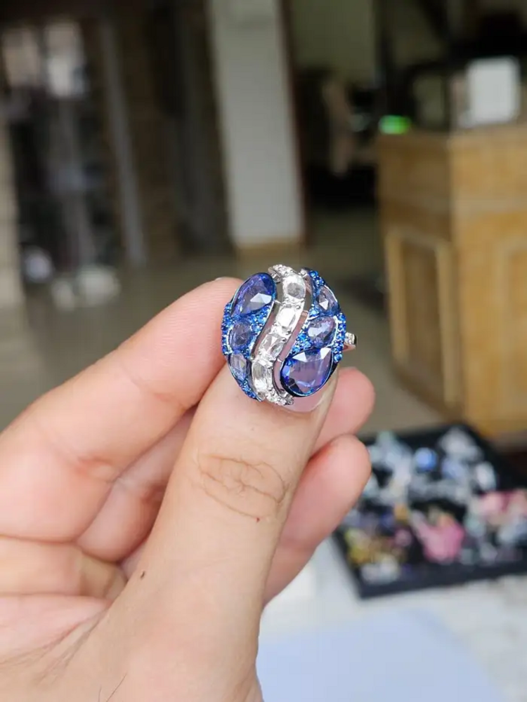 Natural Blue Sapphire Statement Ring - 18k White Gold & Rose Cut Diamond Cocktail Ring