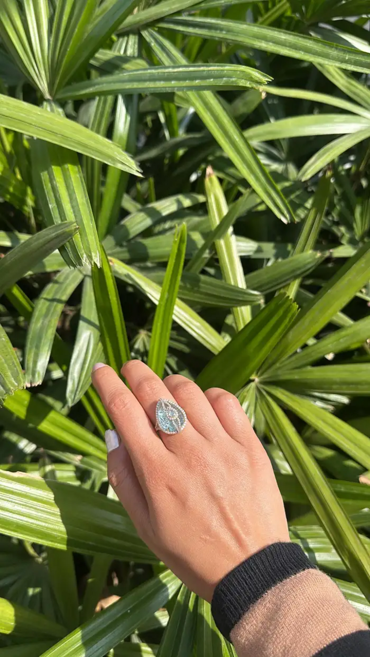 18k Yellow Gold Handmade Statement Ring - Natural Aquamarine & Rose Cut Diamonds Cocktail Ring