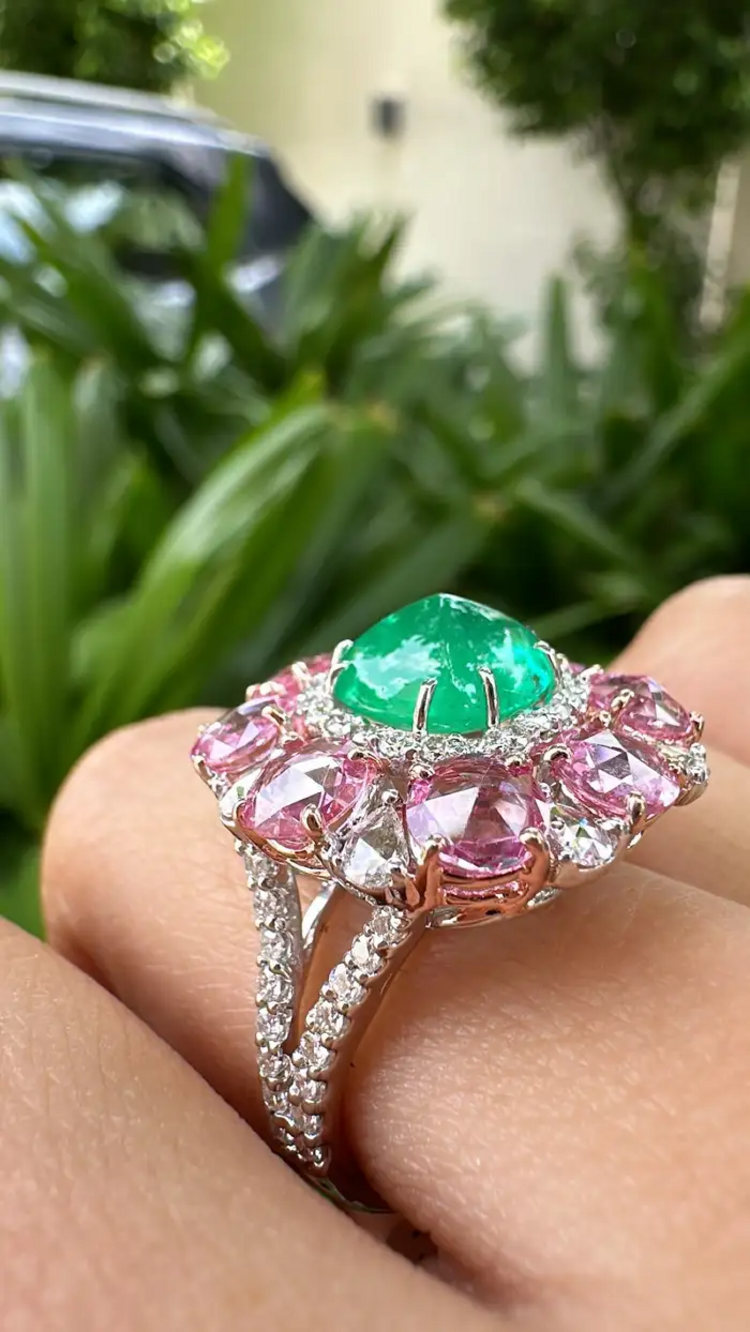 Colombian Emerald Sugarloaf, Pink Sapphires & Rose Cut Diamonds Cocktail Ring - 18k White Gold Ring