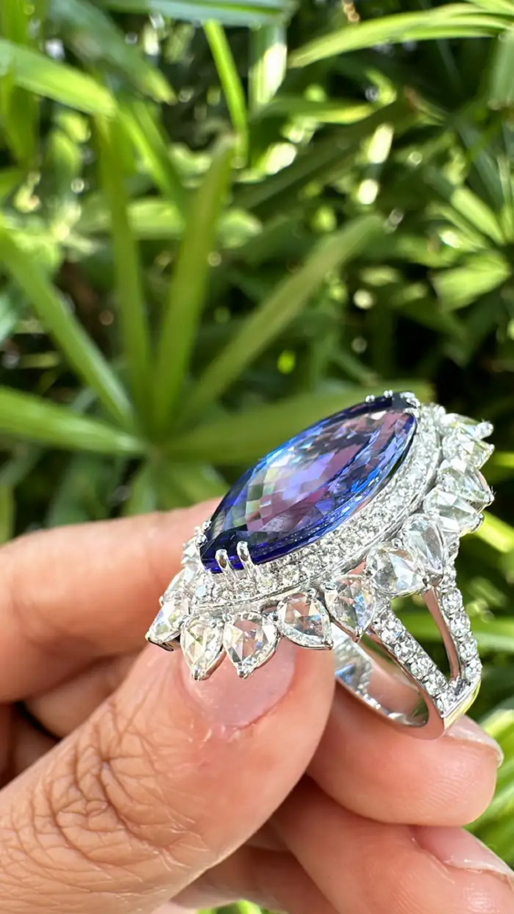 7.92 Ct. Natural Tanzanite Gemstone Statement Ring - 18k White Gold Diamond Engagement Ring