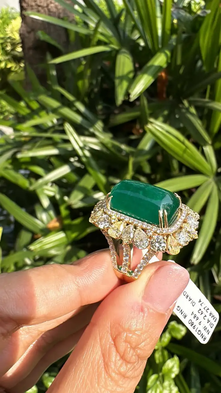 Zambian Emerald Cocktail Ring - 18k Yellow Gold Handmade Ring - Gold Yellow Diamond Wedding Ring