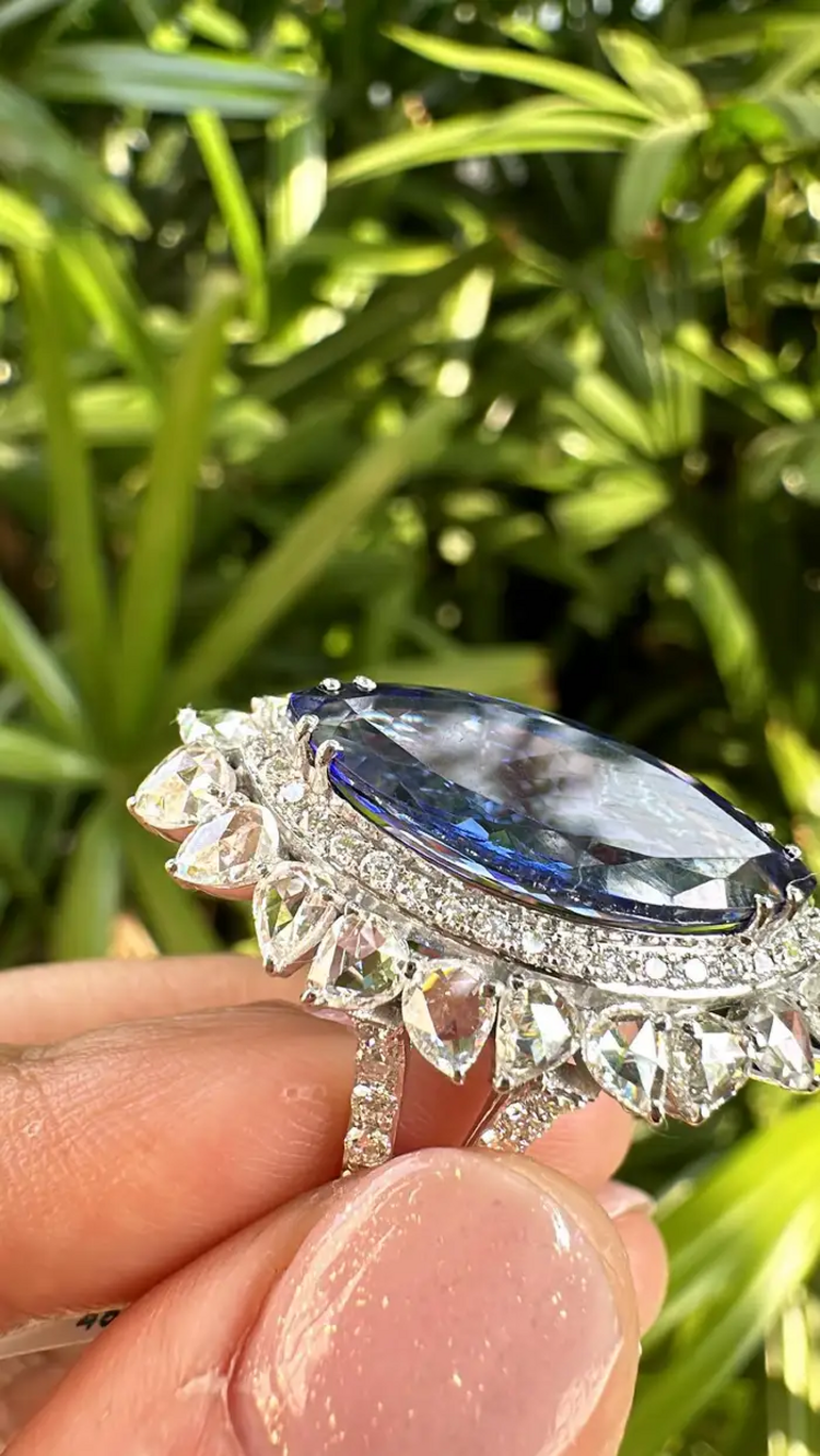 7.92 Ct. Natural Tanzanite Gemstone Statement Ring - 18k White Gold Diamond Engagement Ring