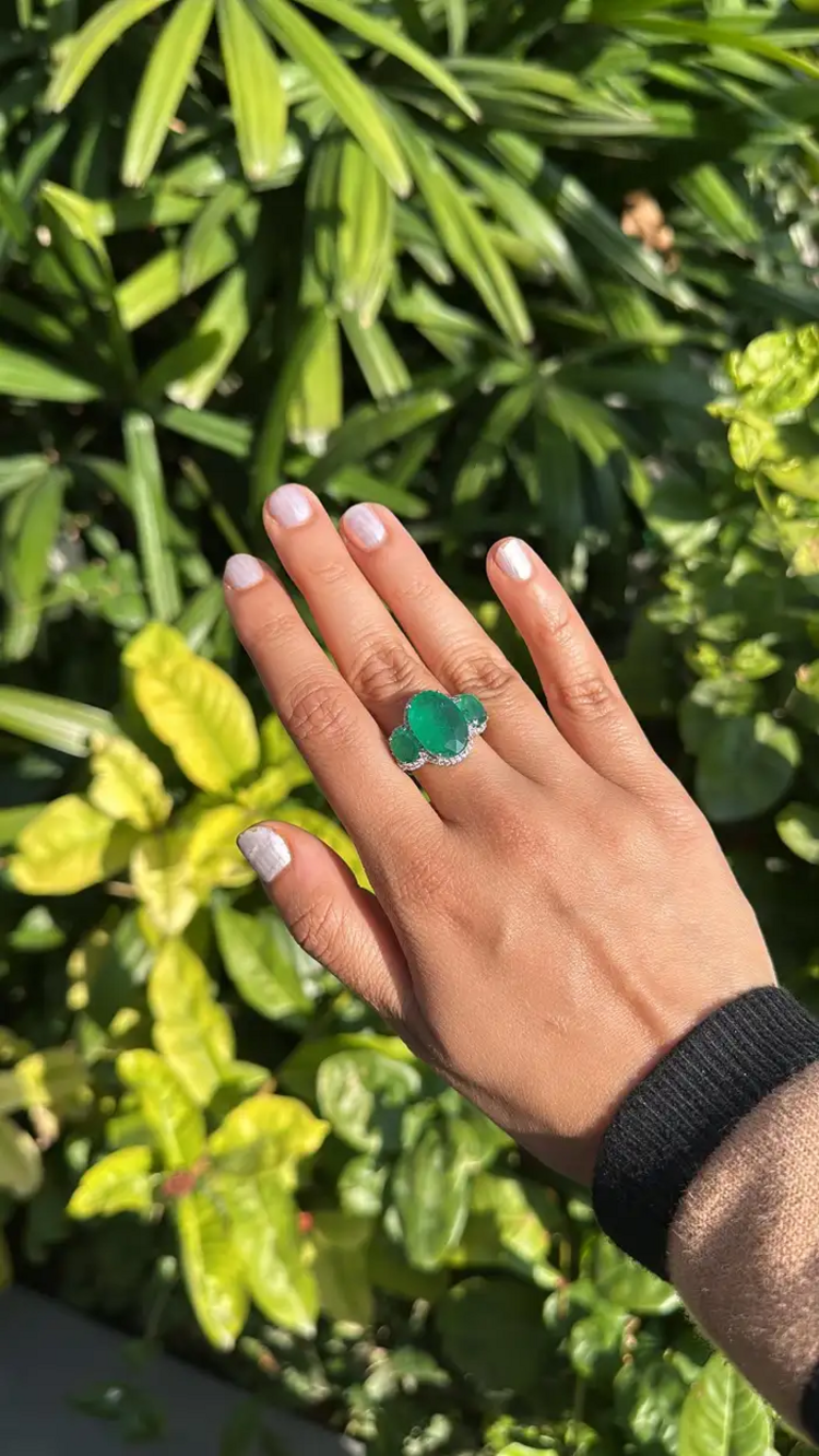 18k White Gold Handmade Ring - Natural Zambian Emerald & Diamond Wedding Ring