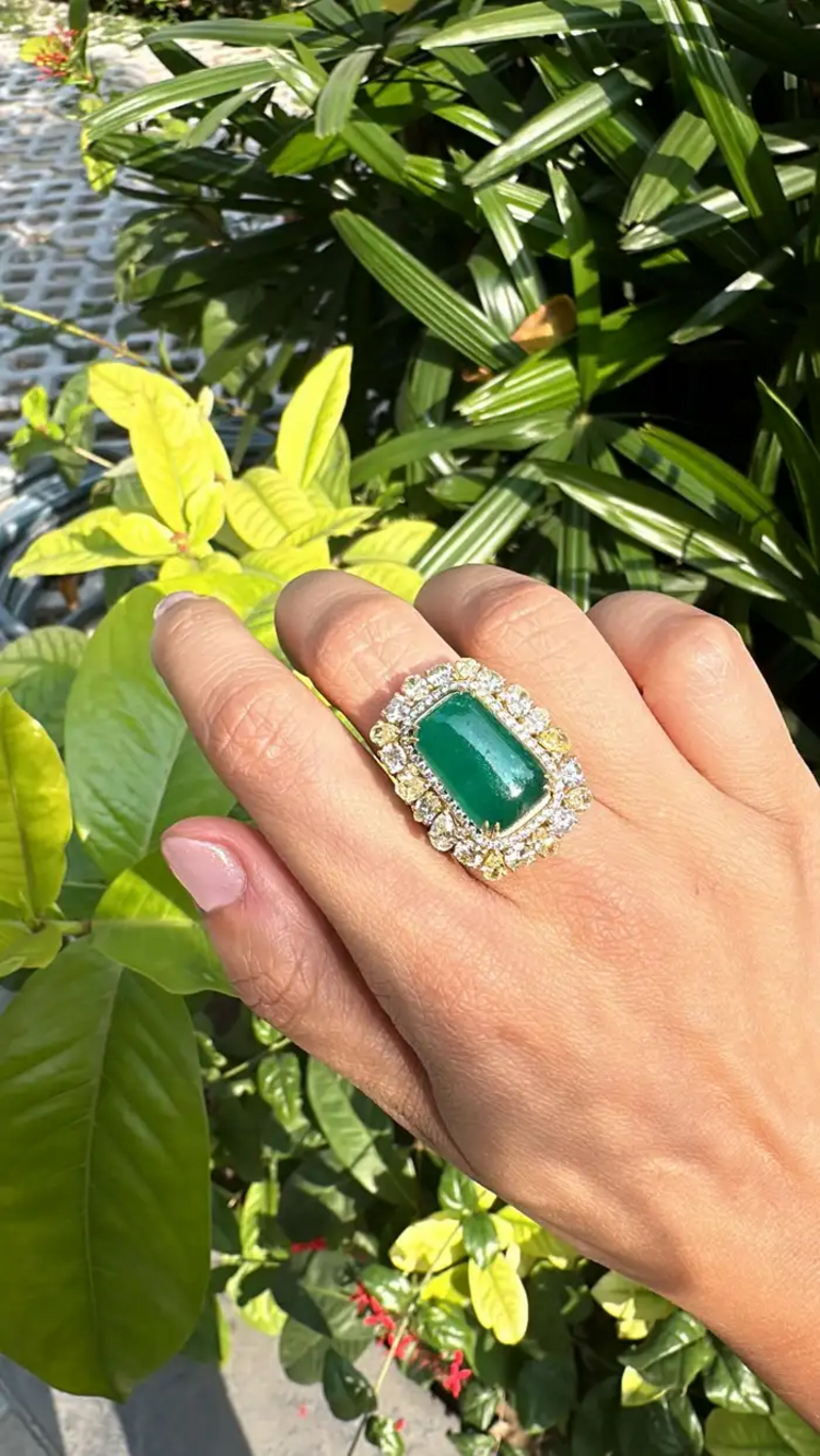 Zambian Emerald Cocktail Ring - 18k Yellow Gold Handmade Ring - Gold Yellow Diamond Wedding Ring