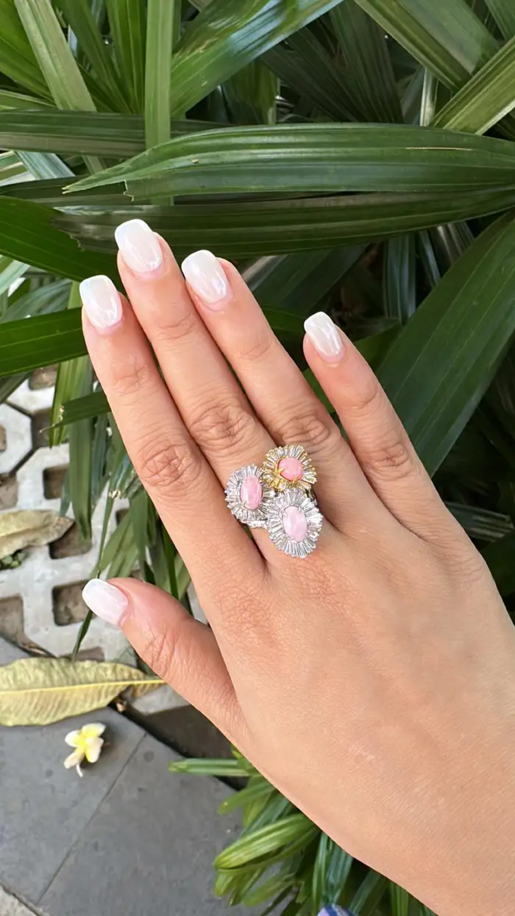 18k White Gold Tapered Diamonds Cocktail Ring - 3.93 Ct. Conch Pearls Wedding Ring