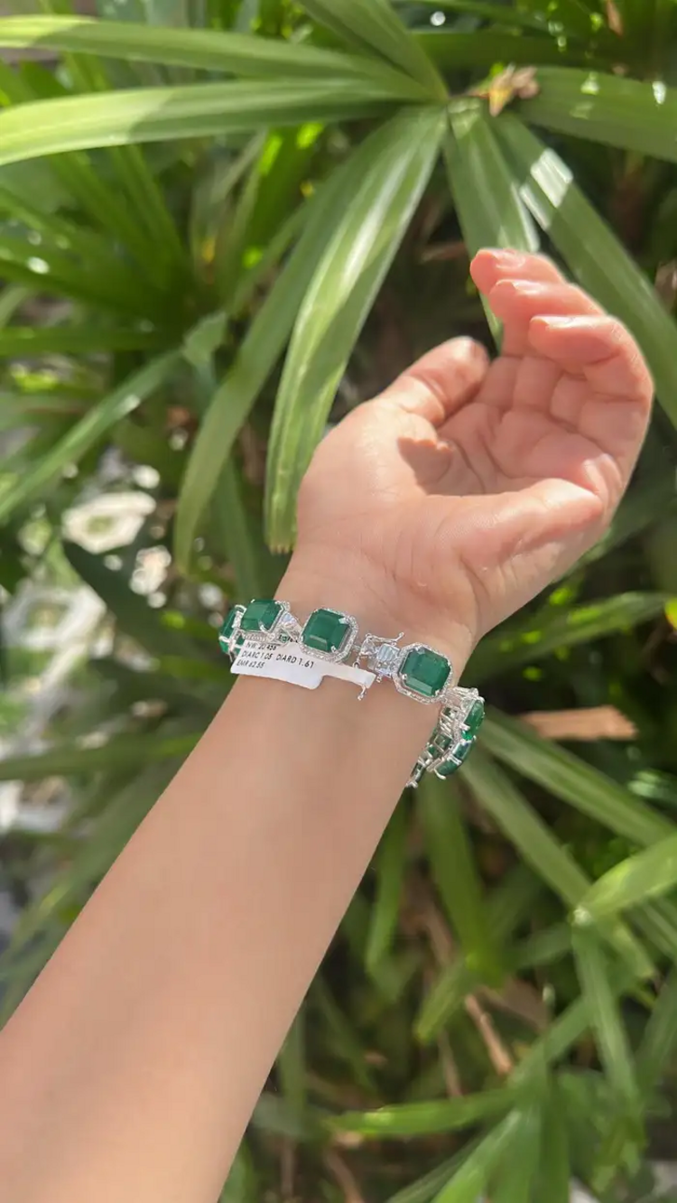 18k White Gold Handmade Modern Bracelet - Natural Zambian Emerald & Diamond Bracelet
