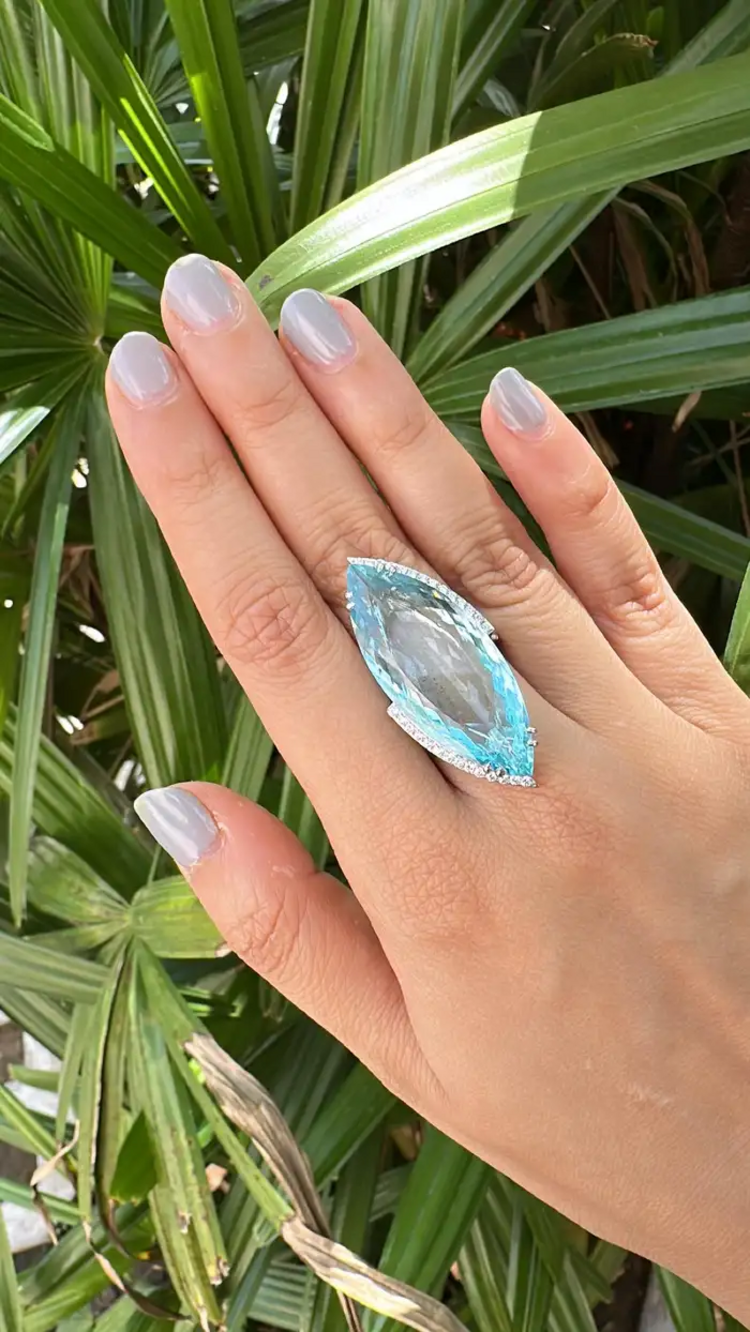 0.66 Ct. Round Cut Diamond Wedding Ring - 18k White Gold & 29.29 Ct. Aquamarine Gemstone Ring