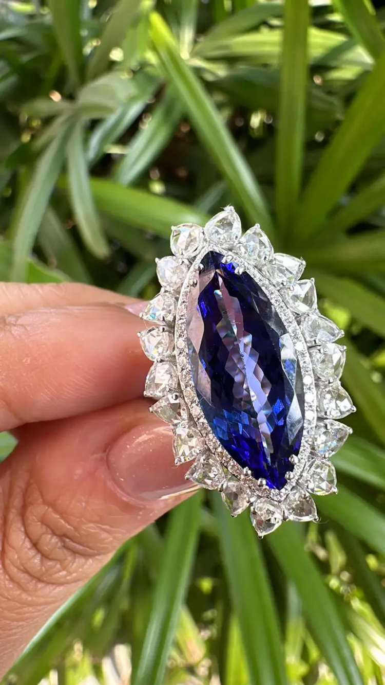 7.92 Ct. Natural Tanzanite Gemstone Statement Ring - 18k White Gold Diamond Engagement Ring
