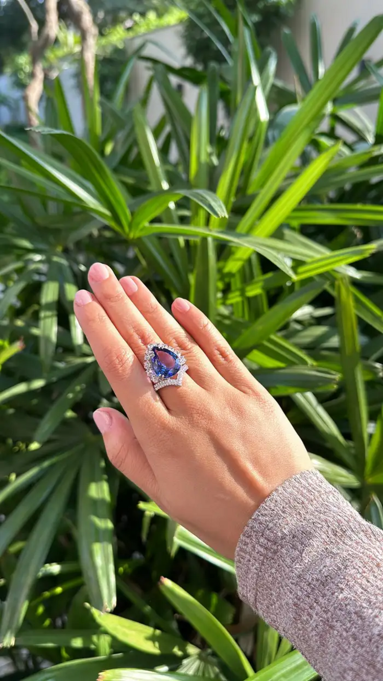 Natural Pear Tanzanite Gemstone Statement Ring - 18k White Gold Rose Cut Diamonds Women Ring