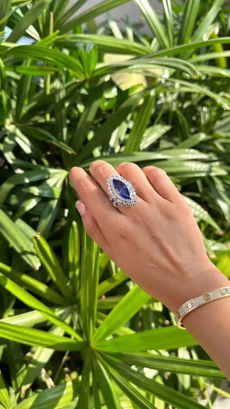 7.92 Ct. Natural Tanzanite Gemstone Statement Ring - 18k White Gold Diamond Engagement Ring
