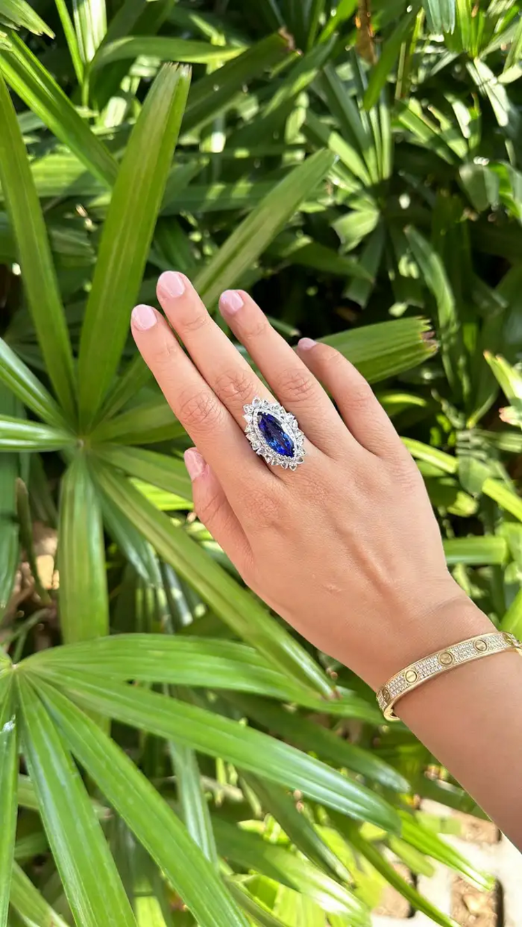 7.92 Ct. Natural Tanzanite Gemstone Statement Ring - 18k White Gold Diamond Engagement Ring