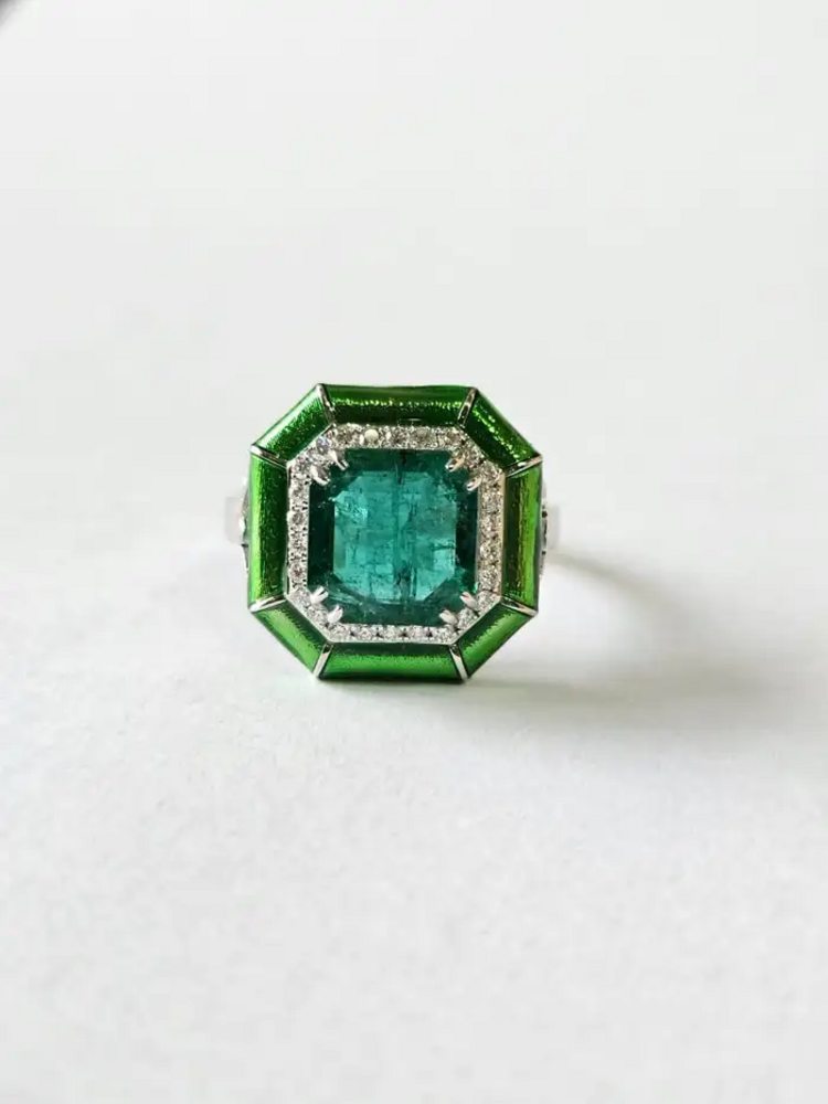 18k White Gold, 3.47 carats Emerald, Green Enamel & Diamonds Engagement Ring