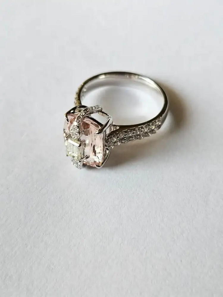 3.66 Ct. Morganite Gemstone Wedding Ring - 18k White Gold Diamond Engagement Ring