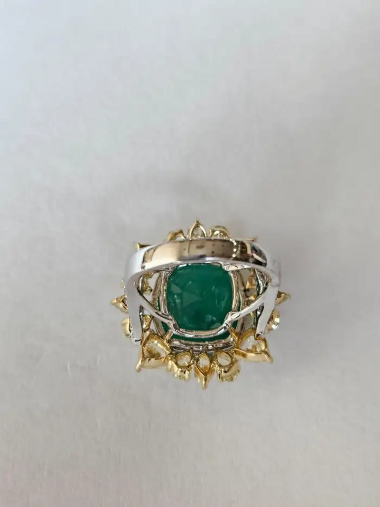 18K Gold, 12.60 carats, Zambian Emerald & Yellow Diamonds Cocktail Ring