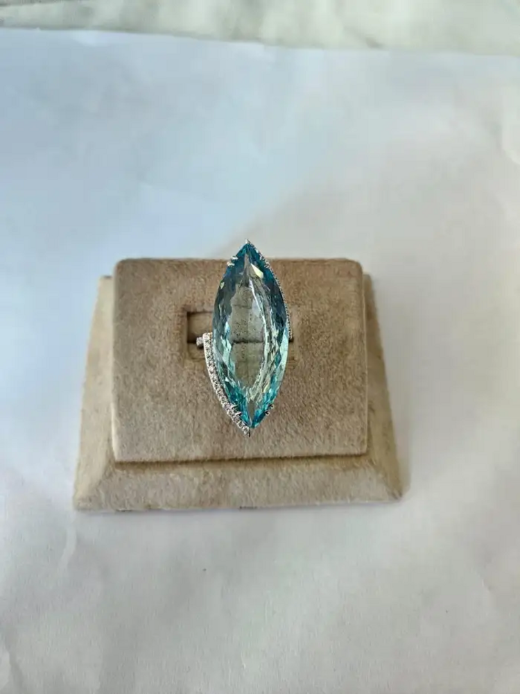 0.66 Ct. Round Cut Diamond Wedding Ring - 18k White Gold & 29.29 Ct. Aquamarine Gemstone Ring
