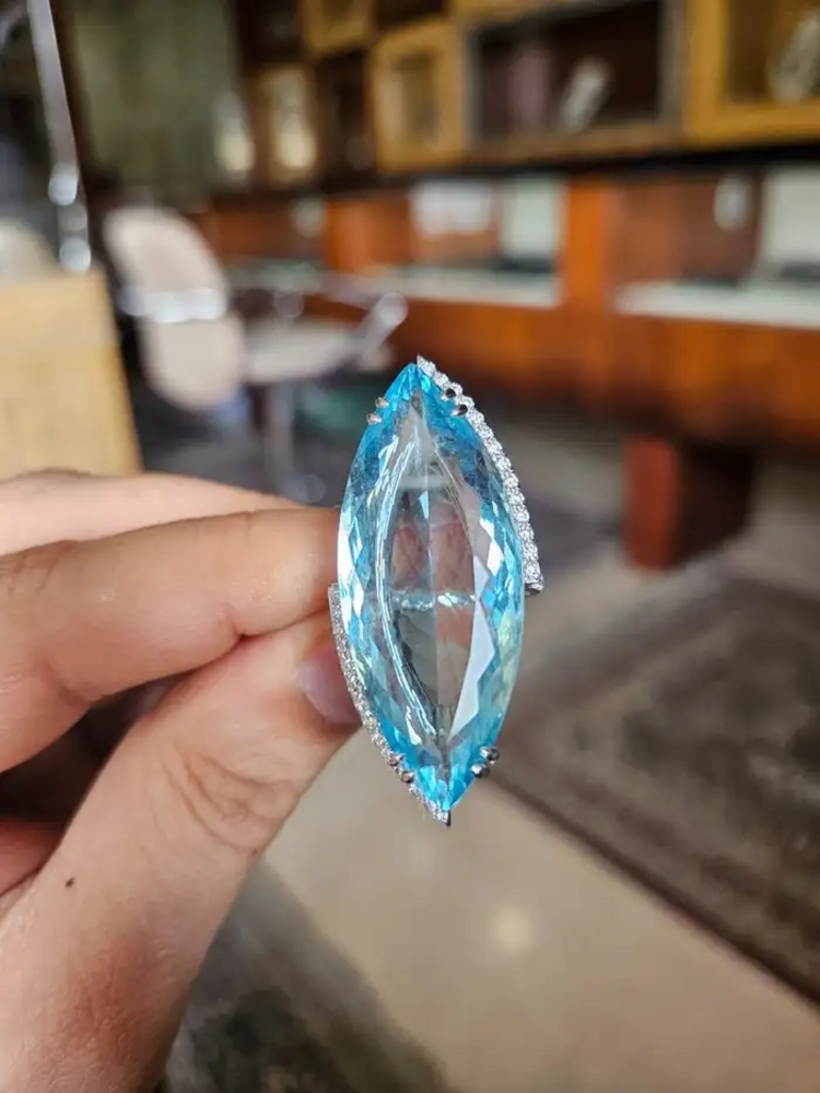 0.66 Ct. Round Cut Diamond Wedding Ring - 18k White Gold & 29.29 Ct. Aquamarine Gemstone Ring