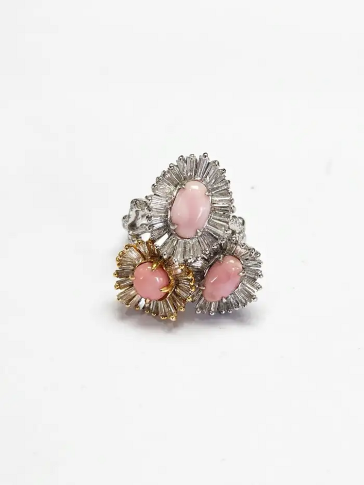 18k White Gold Tapered Diamonds Cocktail Ring - 3.93 Ct. Conch Pearls Wedding Ring